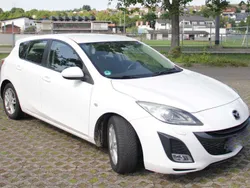 Weiß Gebraucht 2011 Mazda 3 Sports-Line Limousine | 5.300 € (Fairer Preis)