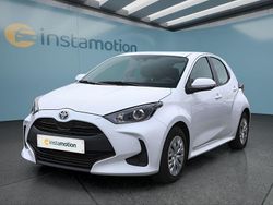 Weiß Gebraucht 2023 Toyota Yaris Hybrid Kleinwagen | 19.399 € (Fairer Preis)