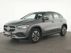 Mountaingrau Gebraucht 2023 Mercedes GLA180 Style SUV | 31.695 € (Fairer Preis)
