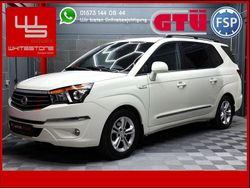 Weiß Gebraucht 2016 Ssangyong (KGM) Rodius Quartz Van / Kleinbus | 17.990 €