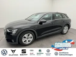 Brillantschwarz Gebraucht 2021 Audi e-tron SUV | 26.800 € (Guter Preis)