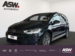 Deep black perleffekt Gebraucht 2024 VW Touran Comfortline Van / Kleinbus | 40.880 €