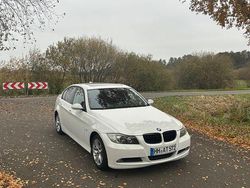 Weiß Gebraucht 2008 BMW 320 Limousine | 7.500 € (Teuer)