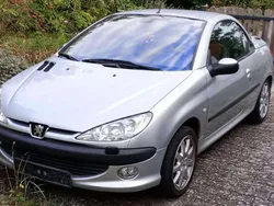 Silber Gebraucht 2003 Peugeot 206 CC Platinum Cabrio | 750 € (Superpreis)