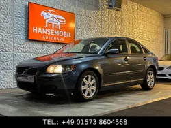 Grau Gebraucht 2006 Volvo S40 Momentum Limousine | 6.980 € (Teuer)