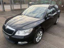 Schwarz Gebraucht 2010 Skoda Octavia Elegance Kombi | 4.999 € (Fairer Preis)