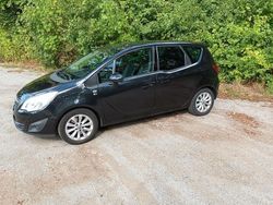 Schwarz Gebraucht 2012 Opel Meriva Van / Kleinbus | 3.950 € (Fairer Preis)