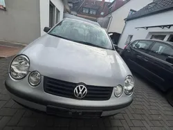 Grau Gebraucht 2003 VW Polo Kleinwagen | 800 € (Fairer Preis)