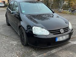 Schwarz Gebraucht 2005 VW Golf V Limousine | 2.000 € (Fairer Preis)
