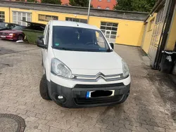 Weiß Gebraucht 2014 Citroën Berlingo Van / Kleinbus | 6.500 € (Etwas zu teuer)