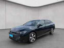 Mondsteingrau Gebraucht 2024 VW Passat Alltrack Kombi | 45.560 €