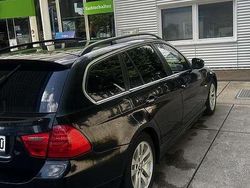 Schwarz Gebraucht 2009 BMW 318 Kombi | 4.000 € (Etwas zu teuer)
