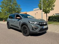 Grau Gebraucht 2024 Dacia Jogger Extreme Kombi | 20.790 € (Fairer Preis)