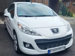 Weiß Gebraucht 2012 Peugeot 207 CC Cabrio | 6.450 € (Etwas zu teuer)