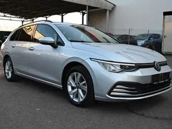 Silber Gebraucht 2021 VW Golf VIII Life Kombi | 17.900 € (Fairer Preis)