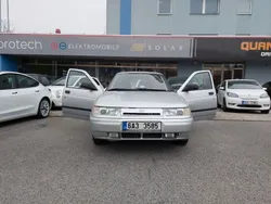 Silber Gebraucht 2005 Lada Samara Kleinwagen | 1.750 €