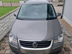 Grau Gebraucht 2007 VW Touran Trendline Van / Kleinbus | 3.390 € (Fairer Preis)