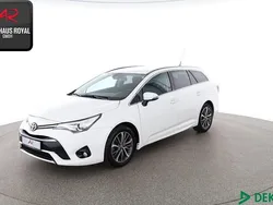 Weiß Gebraucht 2017 Toyota Avensis Kombi | 16.840 € (Fairer Preis)