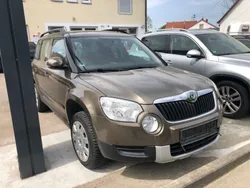Braun Gebraucht 2014 Skoda Yeti SUV | 4.890 € (Teuer)