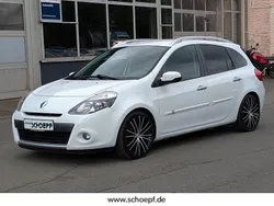 Weiß Gebraucht 2010 Renault Clio GrandTour Dynamique Kombi | 1.990 € (Guter Preis)
