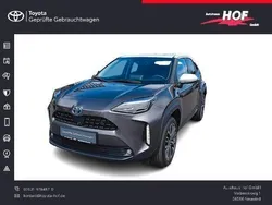 Grau Gebraucht 2022 Toyota Yaris Cross SUV | 23.790 € (Fairer Preis)