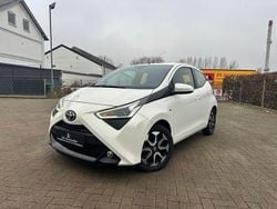 Weiß Gebraucht 2018 Toyota Aygo Connect Style Kleinwagen | 7.499 € (Guter Preis)