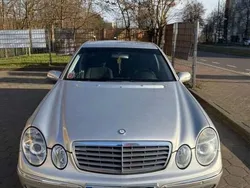 Grau Gebraucht 2002 Mercedes E220 Elegance Limousine | 6.500 € (Teuer)