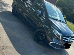 Grau Gebraucht 2019 Mercedes V300 Avantgarde Van / Kleinbus | 48.000 € (Fairer Preis)