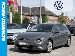Blau Gebraucht 2020 VW Golf VIII Style Limousine | 22.990 € (Guter Preis)