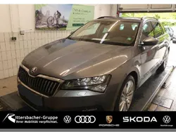 Graphitegrau metallic Gebraucht 2022 Skoda Superb Kombi | 30.790 € (Fairer Preis)