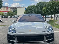 Gebraucht 2024 Porsche Cayenne Sport SUV | 110.000 € (Guter Preis)
