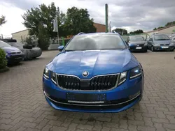 Blau Gebraucht 2019 Skoda Octavia Premium Edition Kombi | 15.990 € (Fairer Preis)