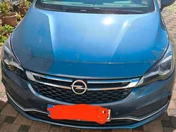 Blau Gebraucht 2017 Opel Astra Innovation Limousine | 10.550 € (Guter Preis)