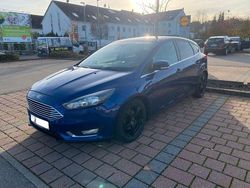 Blau Gebraucht 2014 Ford Focus Titanium Limousine | 6.300 € (Fairer Preis)