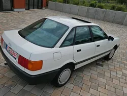 Weiß Gebraucht 1987 Audi 80 Limousine | 3.200 €