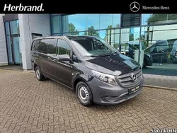 Schwarz Gebraucht 2023 Mercedes Vito Van / Kleinbus | 27.120 € (Superpreis)
