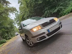 Grau Gebraucht 2005 Skoda Fabia Kombi | 1.499 € (Fairer Preis)