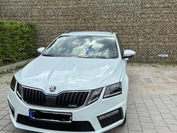 Weiß Gebraucht 2017 Skoda Octavia vRS Kombi | 18.000 € (Teuer)