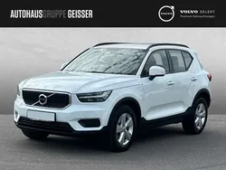 Ice white Gebraucht 2021 Volvo XC40 Momentum SUV | 22.450 € (Guter Preis)
