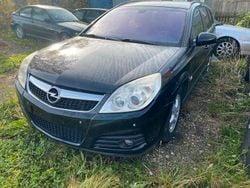 Schwarz Gebraucht 2008 Opel Vectra Kombi | 500 € (Guter Preis)