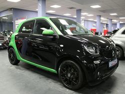 Schwarz Gebraucht 2017 Smart ForFour Electric Drive Prime Limousine | 7.480 € (Fairer Preis)