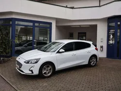 Frostweiß Gebraucht 2022 Ford Focus Cool & Connect Kleinwagen | 19.850 € (Guter Preis)