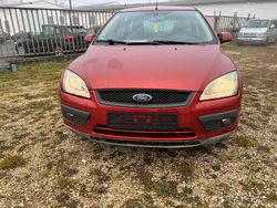 Rot Gebraucht 2007 Ford Focus Kombi | 699 € (Guter Preis)