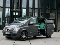 Grau Gebraucht 2011 Mercedes Viano Van / Kleinbus | 27.000 €