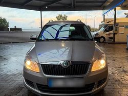 Beige Gebraucht 2012 Skoda Roomster Van / Kleinbus | 2.800 €
