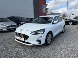 Weiß Gebraucht 2021 Ford Focus Limousine | 11.499 € (Guter Preis)