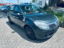 Grau Gebraucht 2009 Dacia Sandero Lauréate Kleinwagen | 1.490 € (Guter Preis)