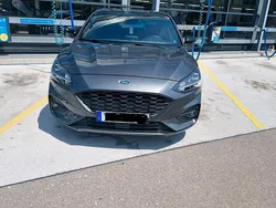 Grau Gebraucht 2018 Ford Focus ST-Line Limousine | 14.990 € (Guter Preis)