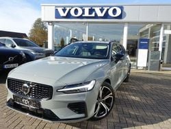Grau Gebraucht 2025 Volvo V60 Plus Kombi | 43.900 € (Etwas zu teuer)