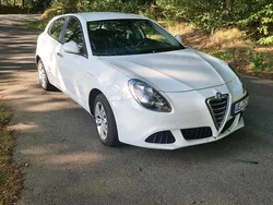 Weiß Gebraucht 2011 Alfa Romeo Giulietta Kleinwagen | 3.900 € (Fairer Preis)